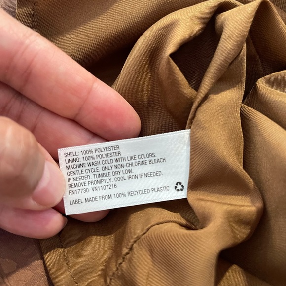 Sleeveless Halter Top - Picture 11 of 16